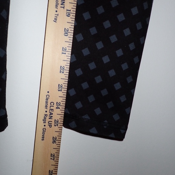 The North Face Women’s Black and Gray Diamond Print Flashdry Leggings size L - Picture 12 of 12